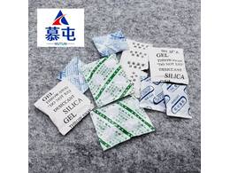 为什么挂钩式蒙脱石干燥剂是仓库防潮的优选？仓库防潮实际应用注意事项？